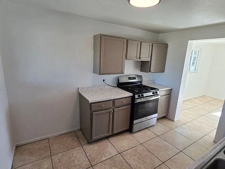 4811 Comanche Rd NE — Photo 42