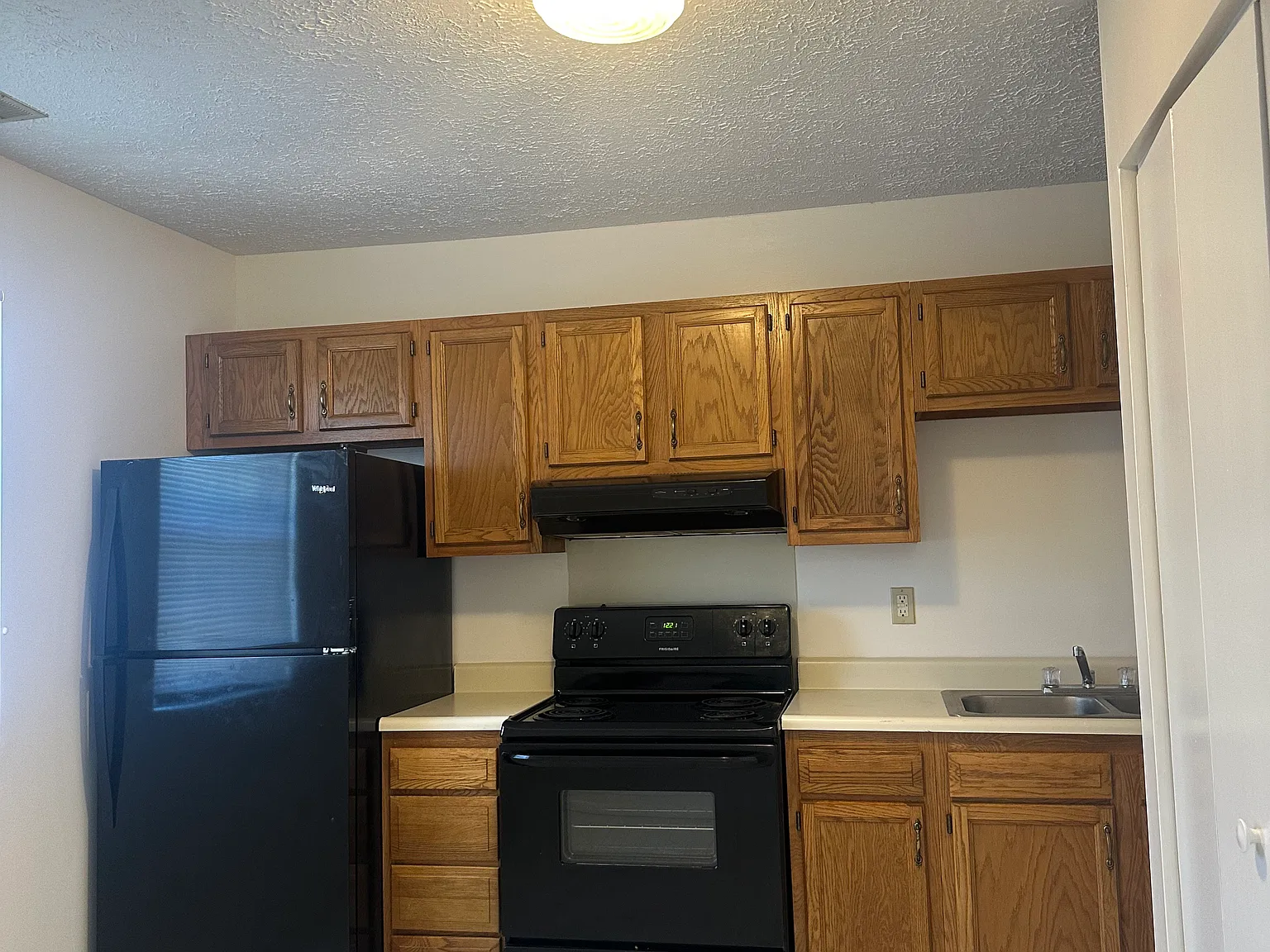 2 bed, $1,025 — Photo 4