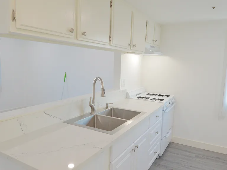 11968 York Ave #8 — Photo 8