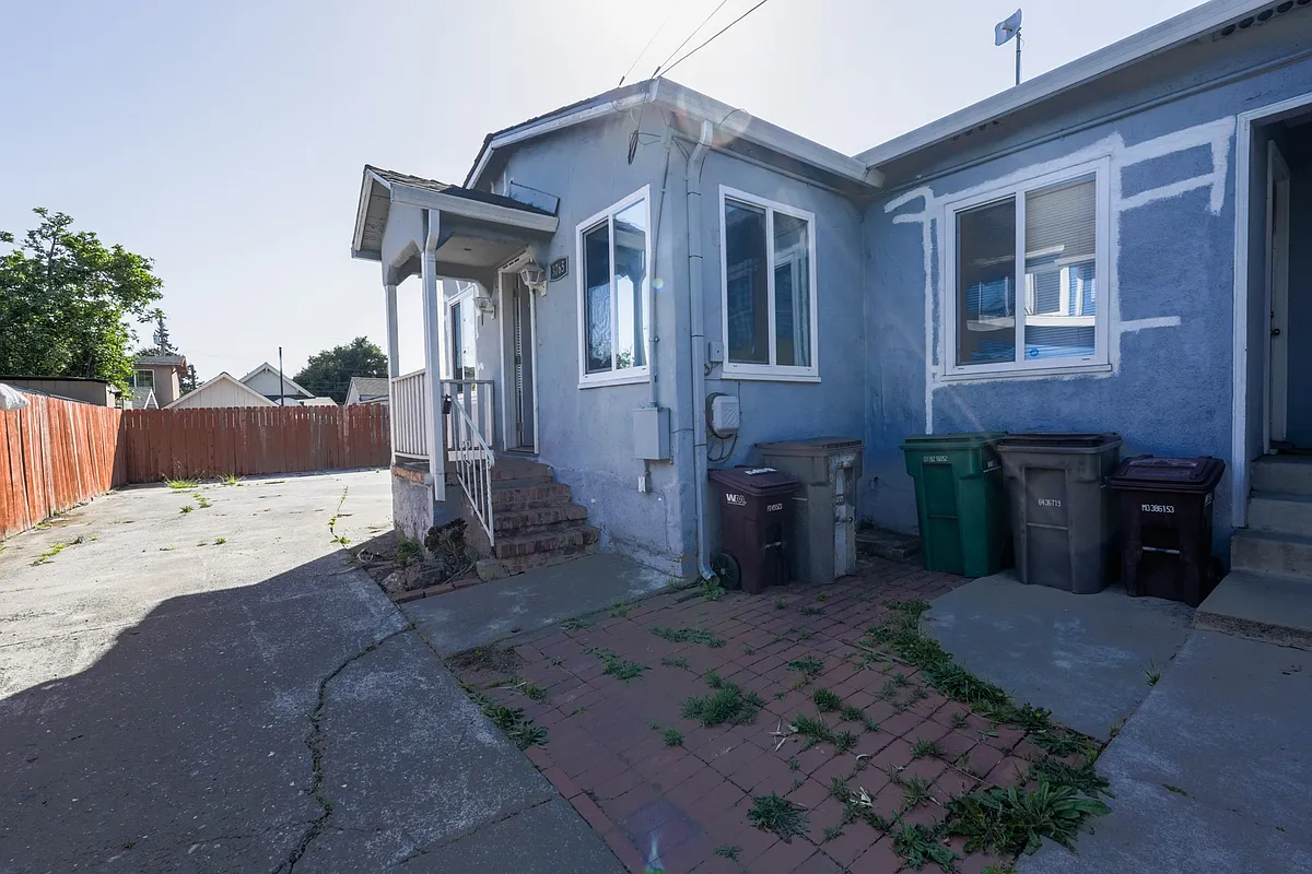 Building Photo - 3765 Angelo Ave