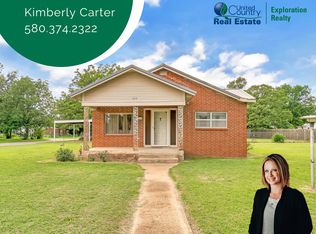 423 S Cedar Ave, Erick, OK 73645