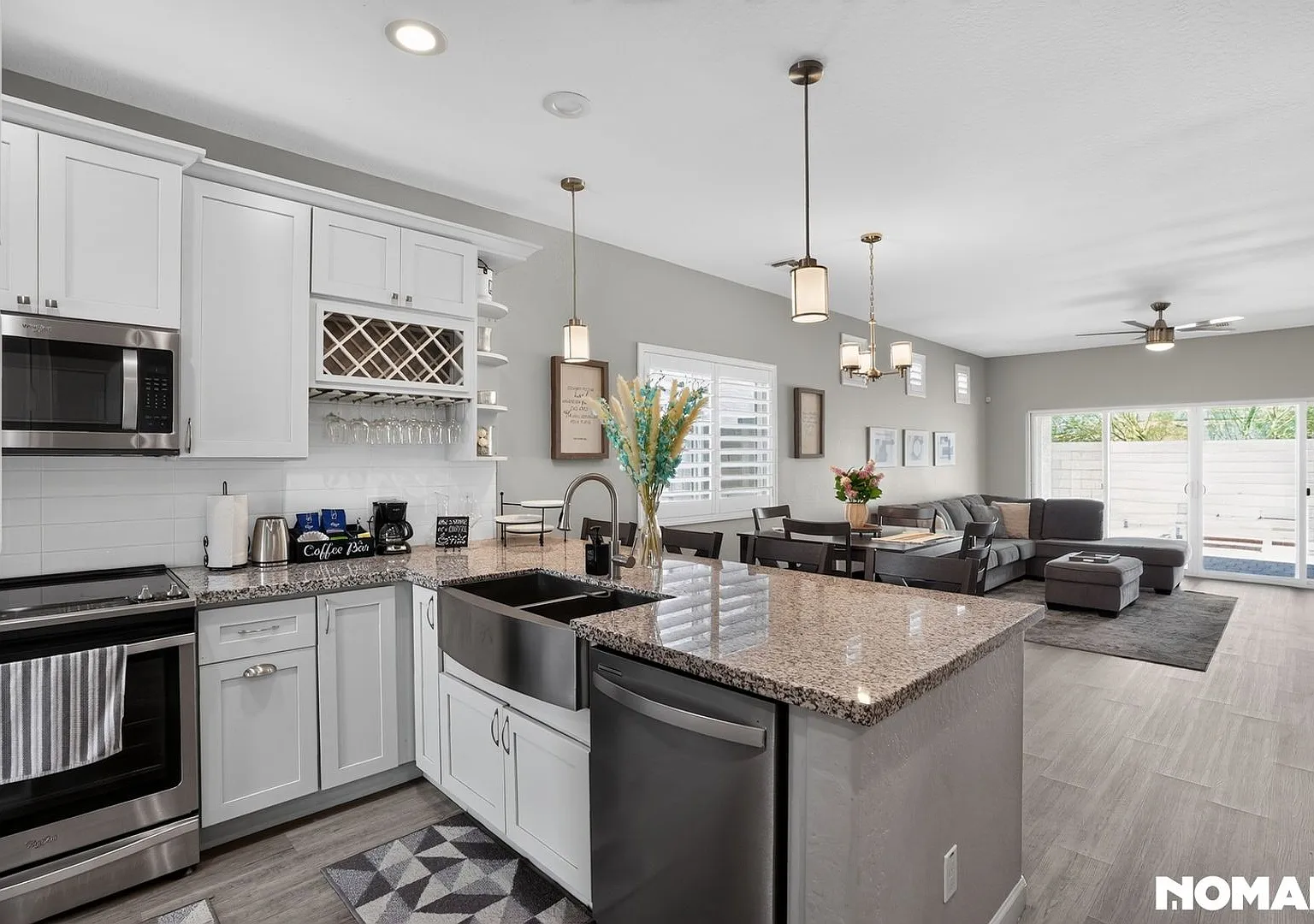 Charming 3BR House in Phoenix — Photo 1