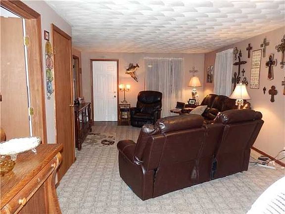 4th image of 107 West St