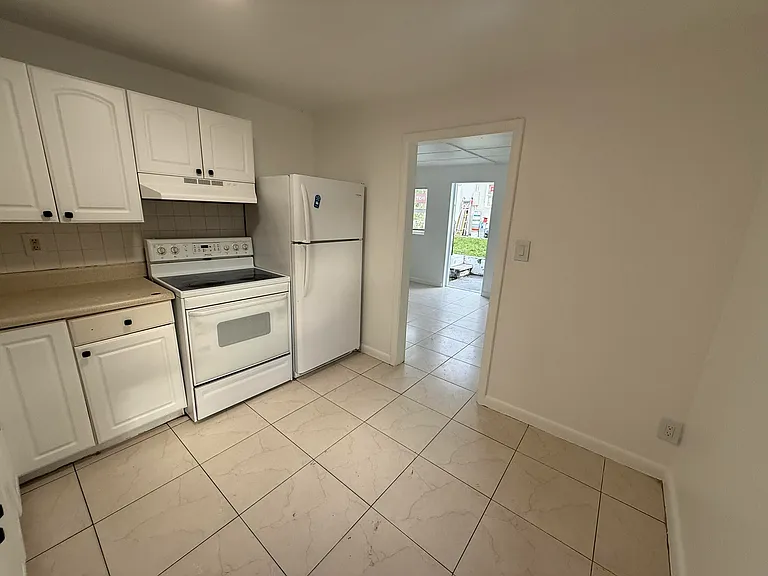 3705 SW 13th Ct #1-5 — Photo 9
