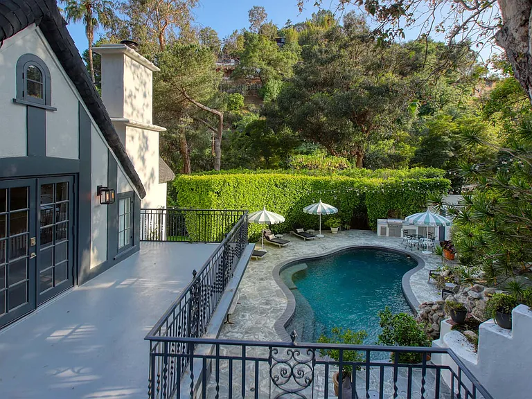 2050 Laurel Canyon Blvd — Photo 47