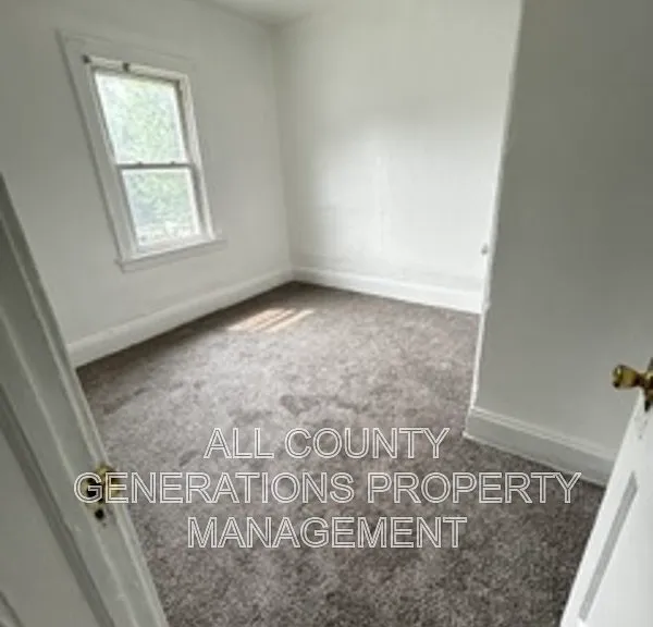 11909 Continental Ave — Photo 8