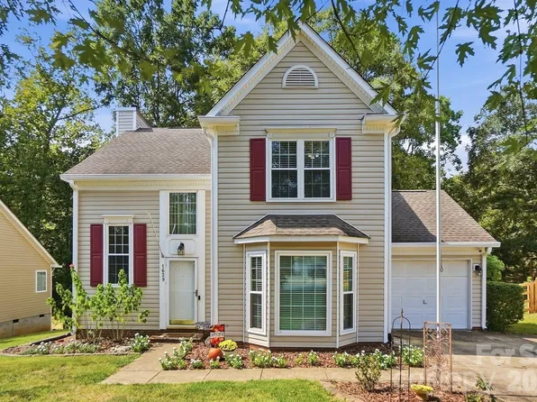 1629 Sugar Hollow Dr, Charlotte, NC 28214