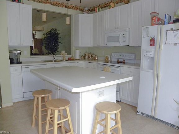 3rd image of 5901 Echingham Dr