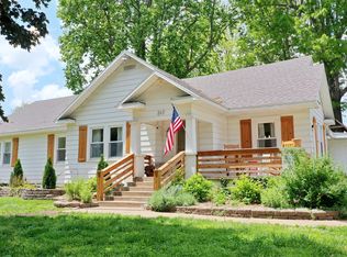 217 N Miller Rd, Springfield, MO 65802