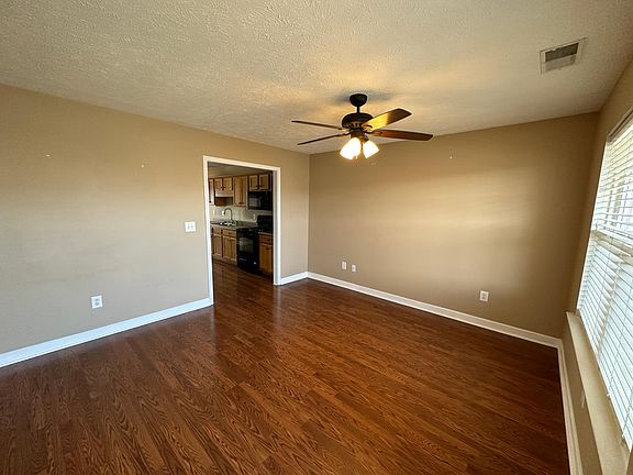 2nd image of 821 Chilhowee Ct