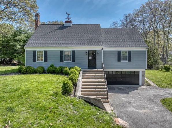 75 Gull Pond Lane, Greenport, NY 11944
