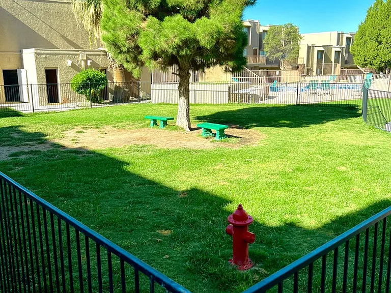 La Estancia Apartments — Photo 14
