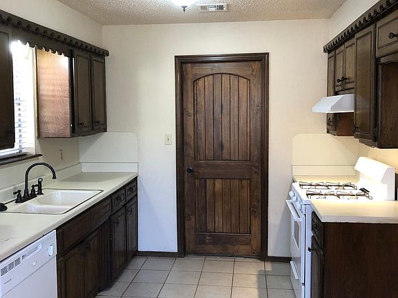 5th image of 1623 Edgewood Dr