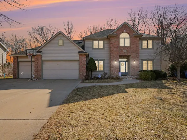 6006 Oak Hollow Ct, Midland, MI 48640