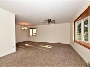 6680 Edgemoor Ave, Solon, OH 44139