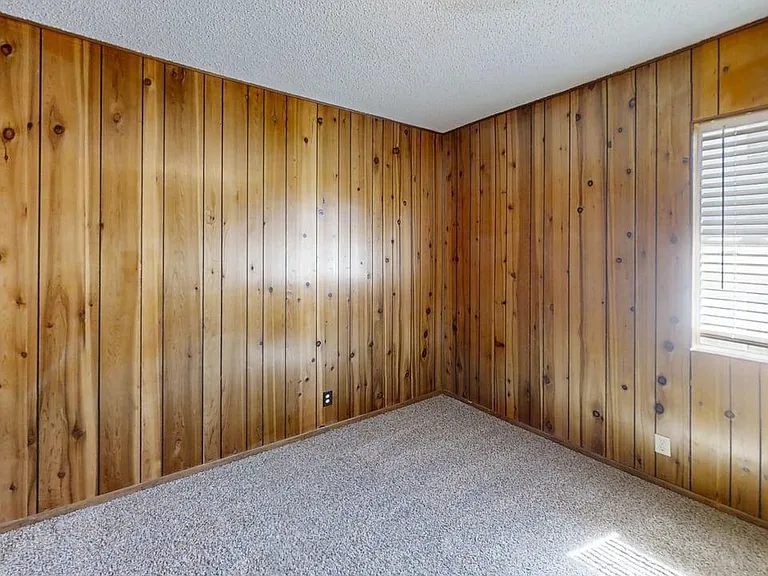 472 Roosevelt St — Photo 6