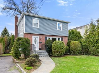 90 Homestead Avenue, Scarsdale, NY 10583