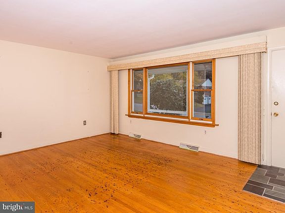 5th image of 2328 Wilkes Rd