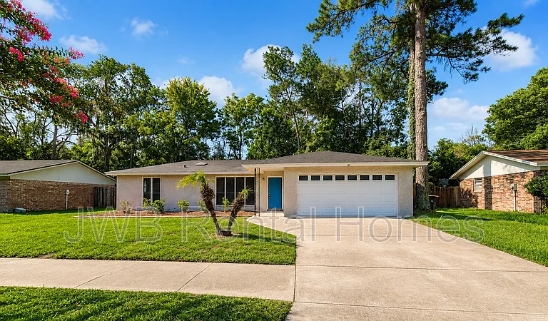5556 Lofty Pines Cir S — Photo 16