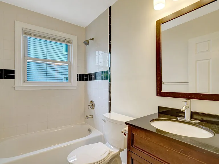 510 E Windsor Ave — Photo 9