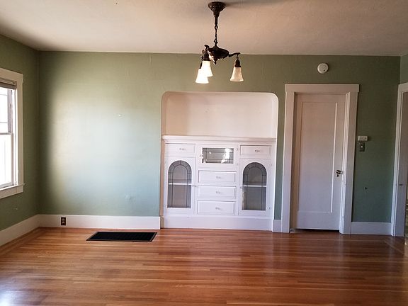 3rd image of 3334 J St APT 1