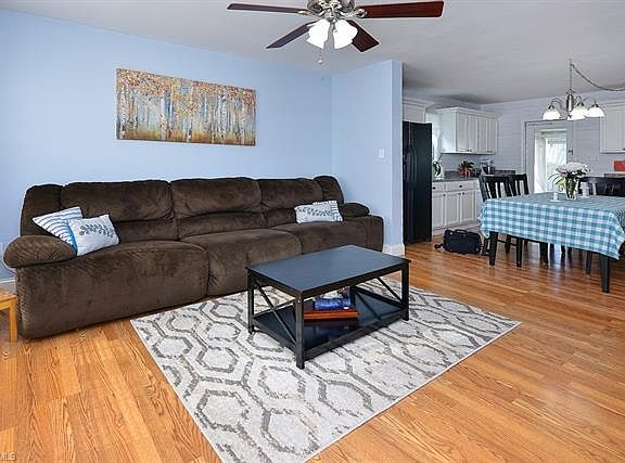 4th image of 345 Leawood Cir