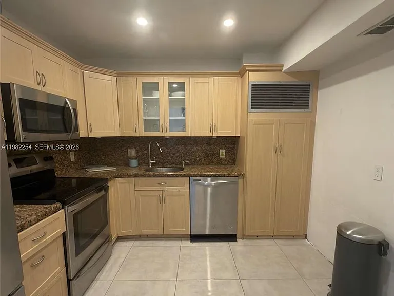 2851 NE 183rd St #212E — Photo 8