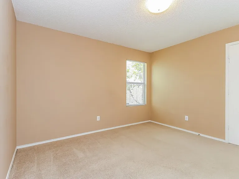548 Magdalen Ave — Photo 10