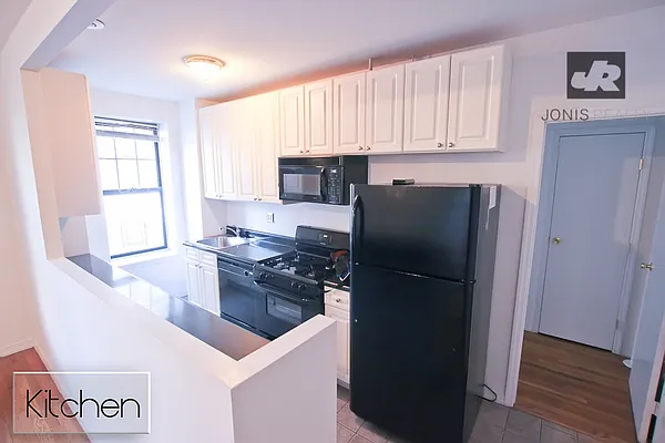 Rented by Jonis Realty | media 11