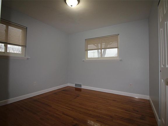 3rd image of 5 Tamma Ln
