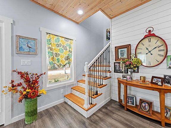 2nd image of 236 Bayou Cir