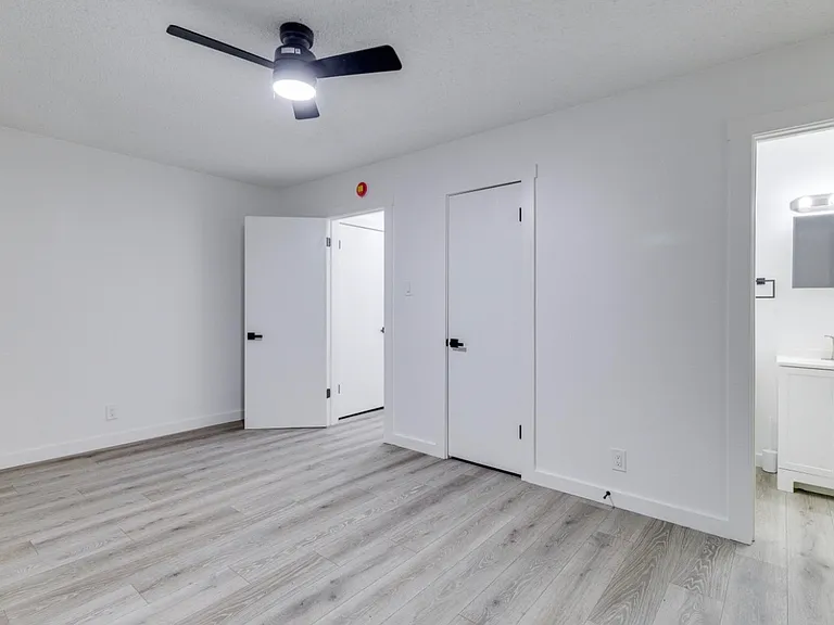 200 Eisenhower Dr — Photo 14