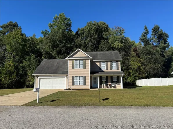 5111 Goshawk Dr, Hope Mills, NC 28348
