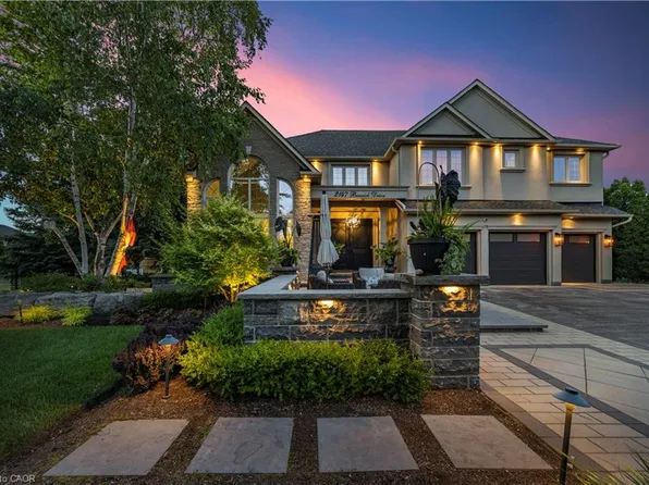 2147 Berwick Dr, Burlington, ON L7M 4B2