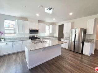 7245 N Maple Rd, Van Nuys, CA 91405