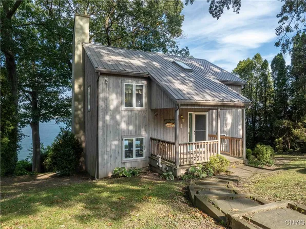 1258 Greenfield Ln, Skaneateles, NY 13152