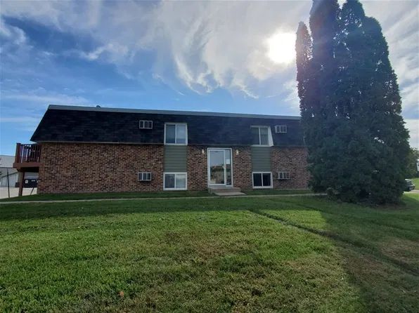 3011 S 17th St, Grand Forks, ND