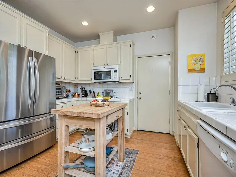 921 Chiles Ave — Photo 3