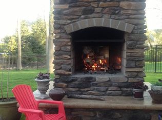 8 Glen Eagle Way, Fairport, NY 14450