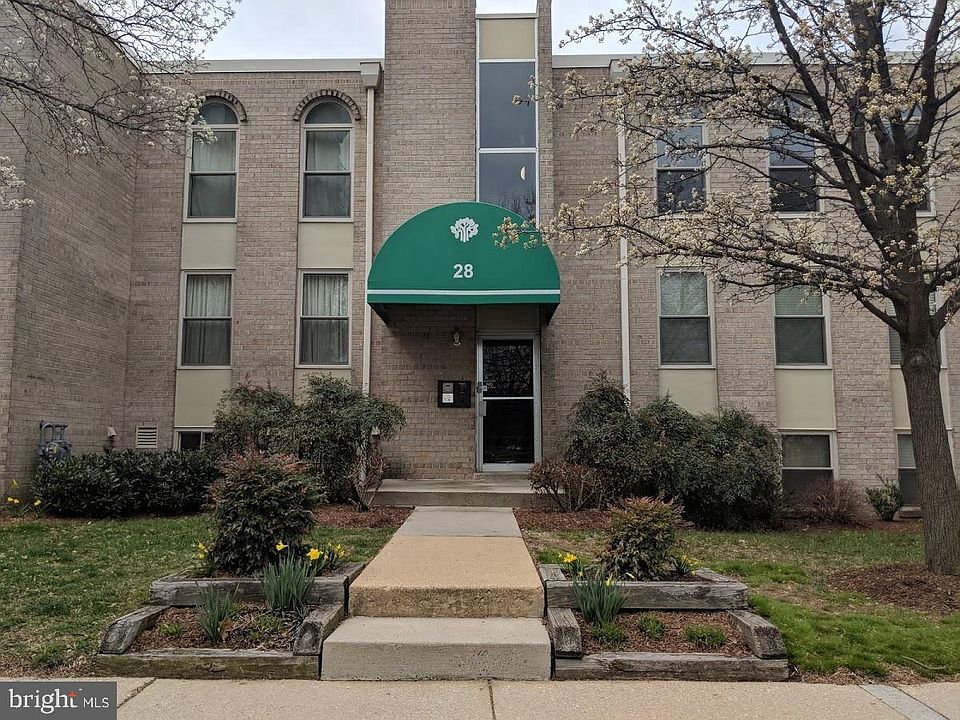 1st image of 28 Canterbury Sq APT 302