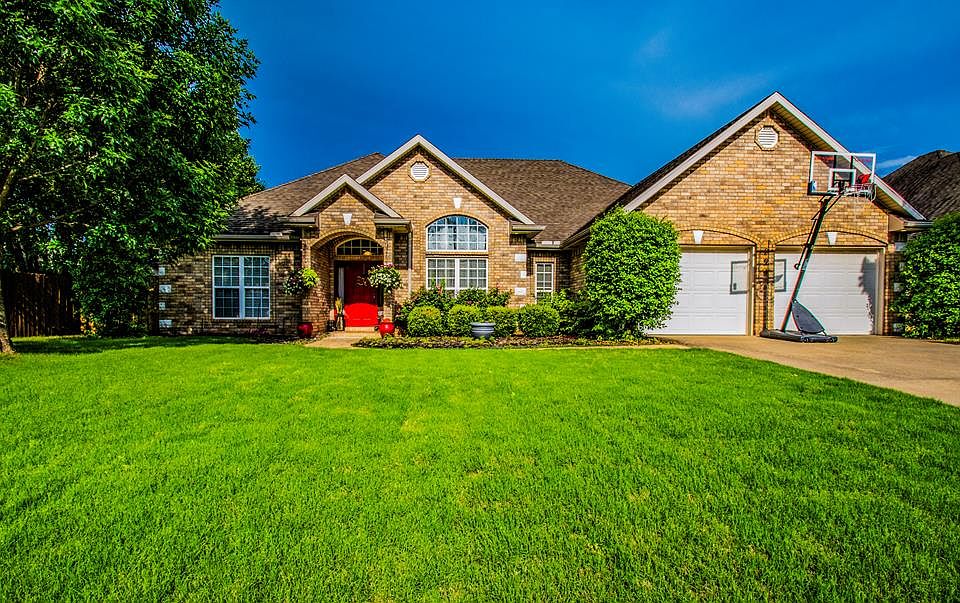 1st image of 294 S Sundown Dr