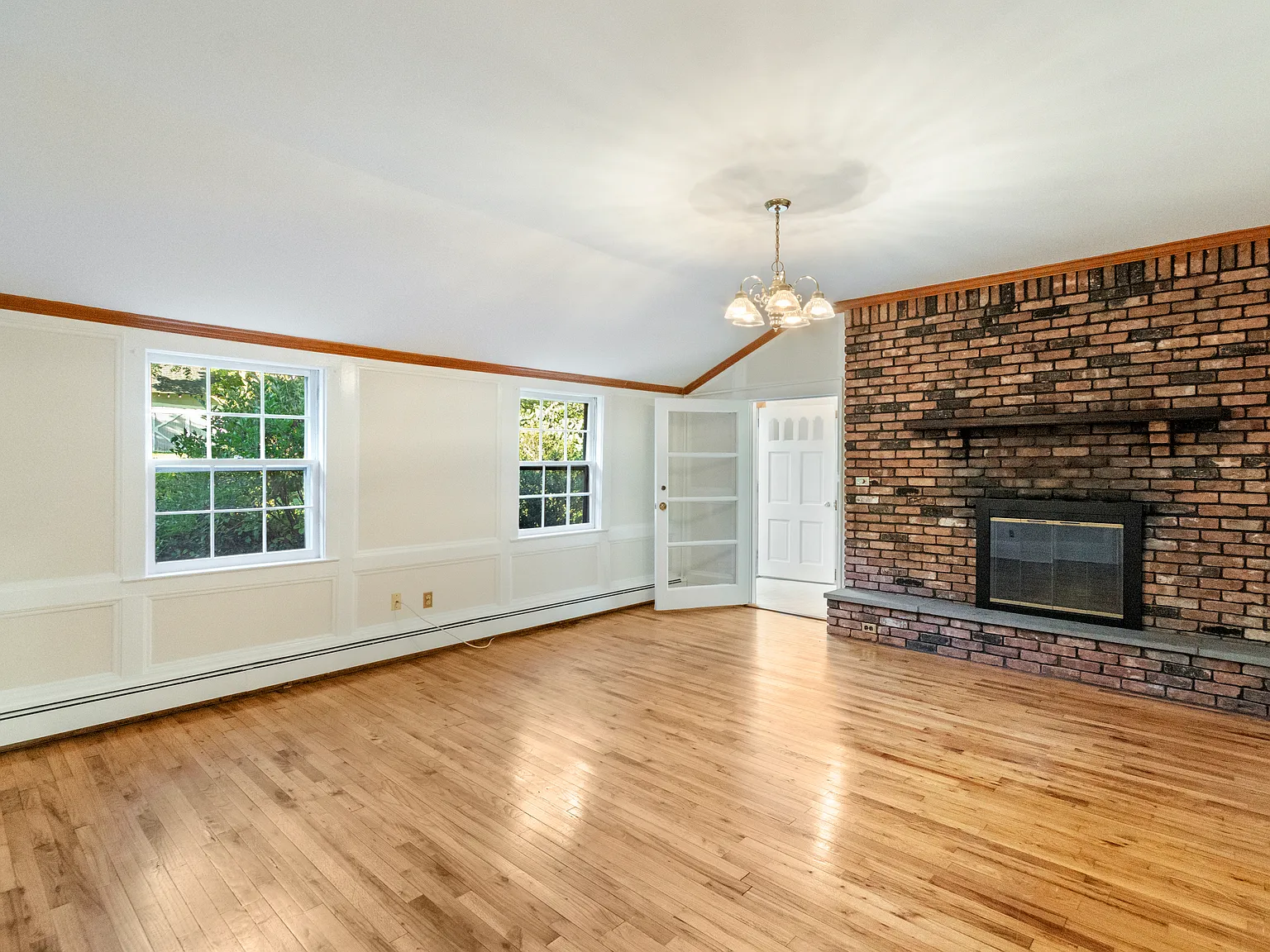 Ripley Ln, Oyster Bay — Photo 2