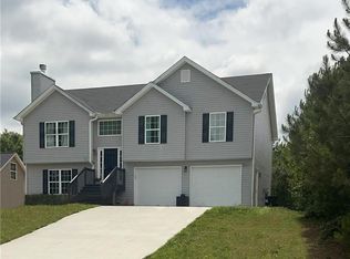5411 Latham Manor Dr, Gainesville, GA 30506