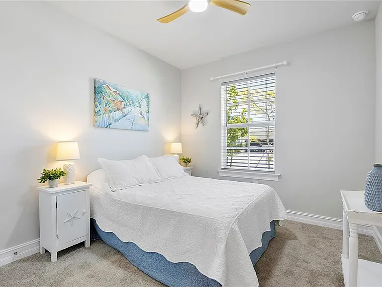 17639 Wild Iris Ln — Photo 13