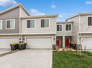 928 NE Traverse Dr, Waukee, IA 50263
