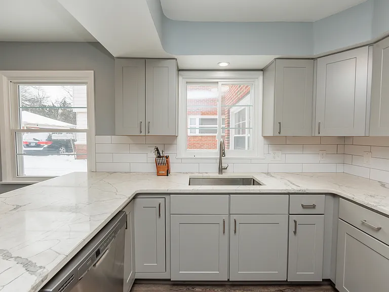 2539 Warrensville Center Rd — Photo 21