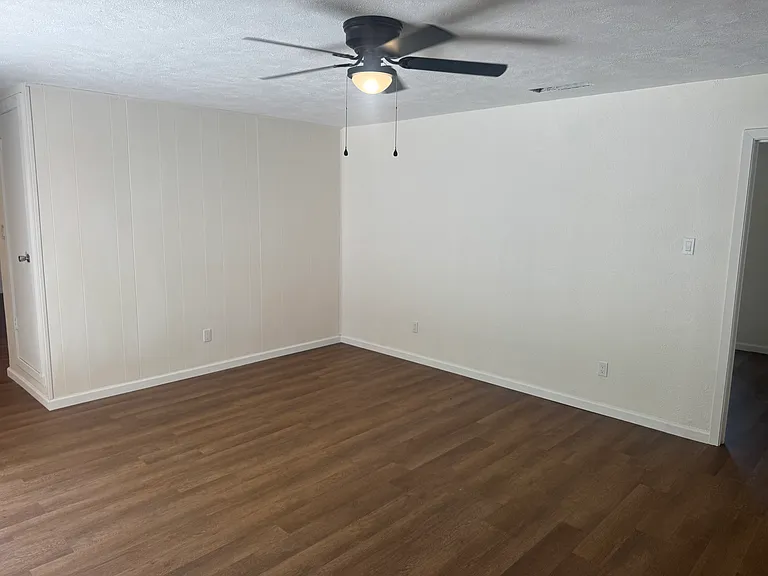 5637 Comer Dr — Photo 15