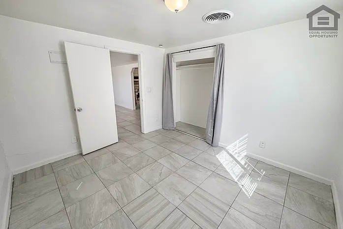 308 E Vogel Ave #3 — Photo 20