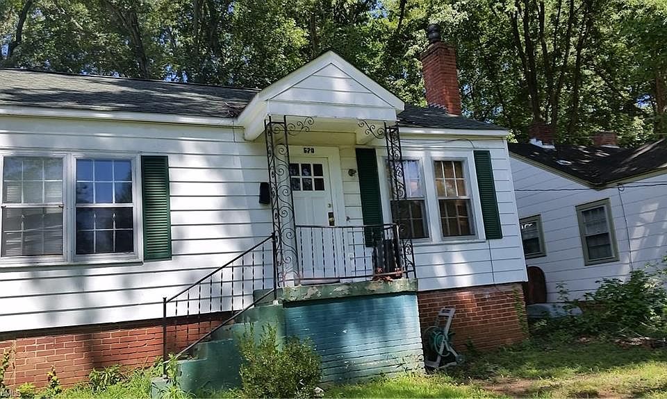 1st image of 520 Ashland Dr