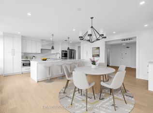 2500 Bathurst St #Phw, Toronto, ON M6B 2Y8